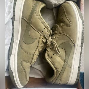 Womens Nike Dunk Low